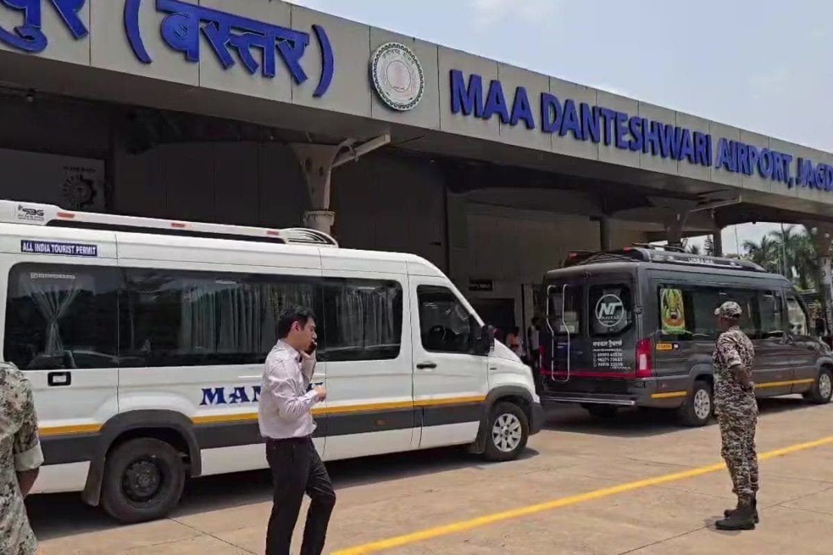पीएम मोदी की अपील का असर, VVIP और VVIP प्रोटोकॉल में लगी गाड़ियों में कमी, अधिकारियों के लिए बसों की सुविधा